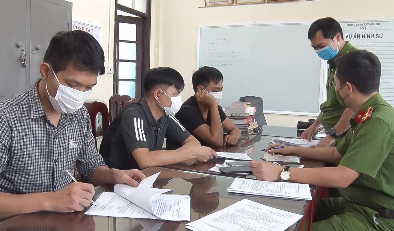 Triệt phá đường dây cá độ bóng đá hơn 35 tỷ đồng