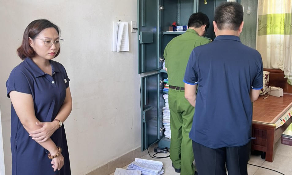 Thái Bình: Bắt thêm 1 nữ cán bộ quản lý thị trường nhận hối lộ