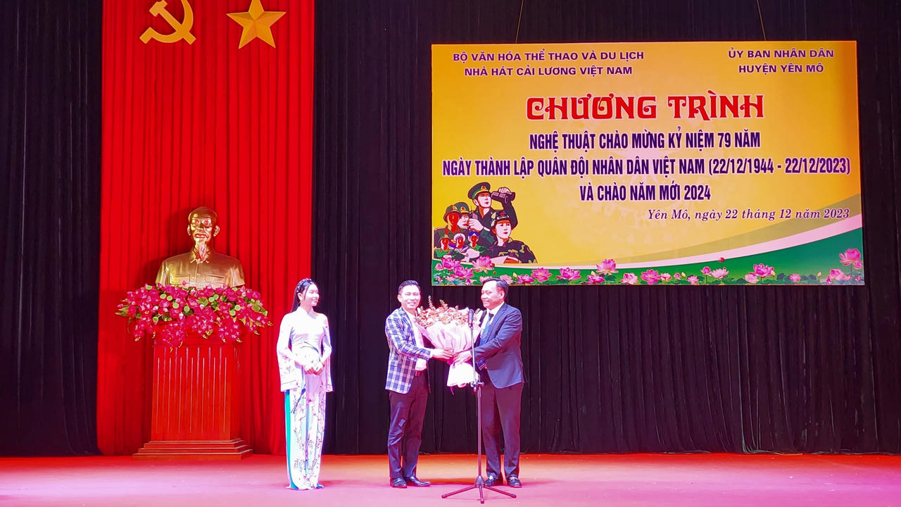 Yên Mô: Biểu điễn nghệ thuật chào mừng kỷ niệm 79 năm ngày thành lập Quân đội nhân dân Việt Nam