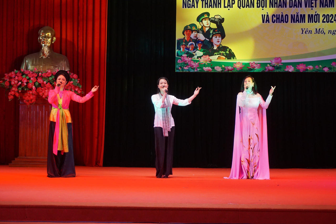 Yên Mô: Biểu điễn nghệ thuật chào mừng kỷ niệm 79 năm ngày thành lập Quân đội nhân dân Việt Nam