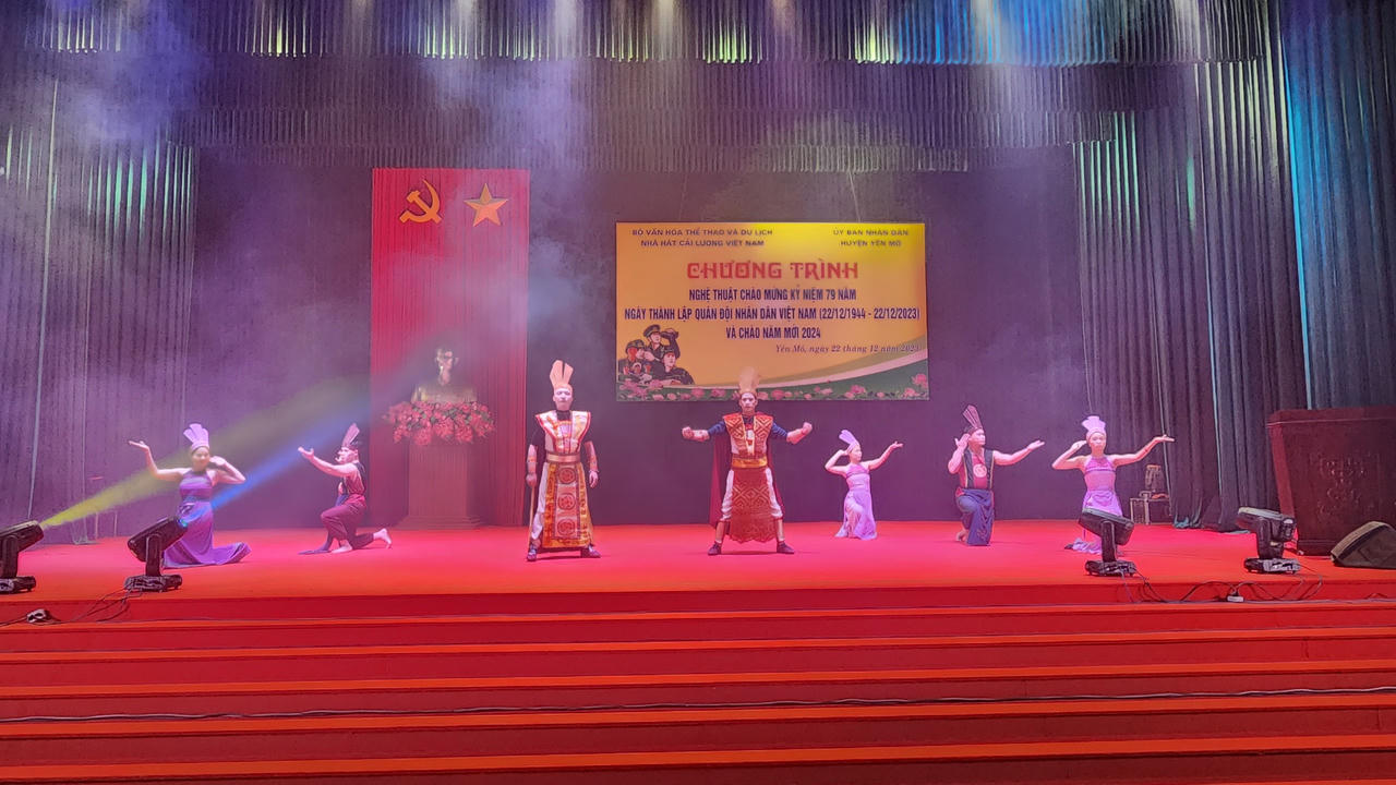Yên Mô: Biểu điễn nghệ thuật chào mừng kỷ niệm 79 năm ngày thành lập Quân đội nhân dân Việt Nam