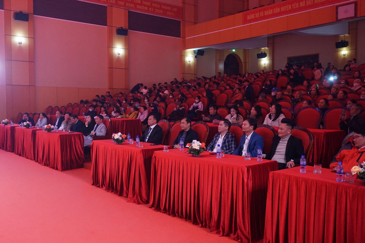 Yên Mô: Biểu điễn nghệ thuật chào mừng kỷ niệm 79 năm ngày thành lập Quân đội nhân dân Việt Nam