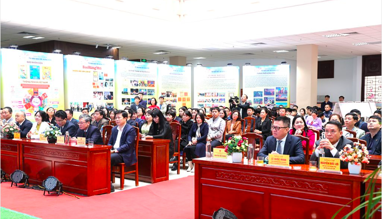 "Báo chí cách mạng Việt Nam: Một thế kỷ xung trận – Tự hào báo chí Hưng Yên" 