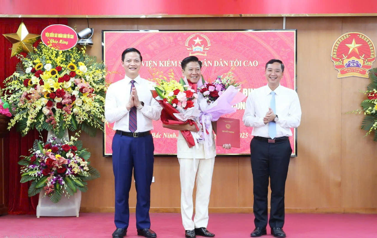 Công bố và trao quyết định bổ nhiệm Viện trưởng VKSND tỉnh Bắc Ninh sau hợp nhất
