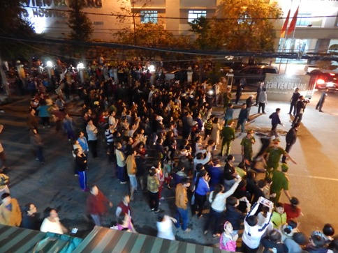 Đà Nẵng: Cả ngàn người dân đón ông Nguyễn Bá Thanh trở về