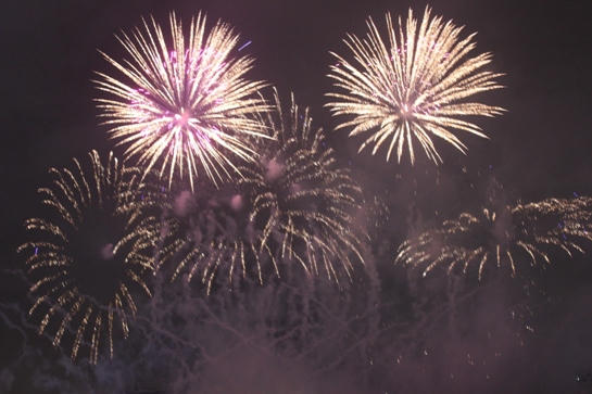 Pháo hoa 3 Châu lục rực sáng trên bầu trời Đà Nẵng