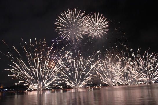 "Bản giao hưởng sắc màu" pháo hoa lên ngôi ở Đà Nẵng