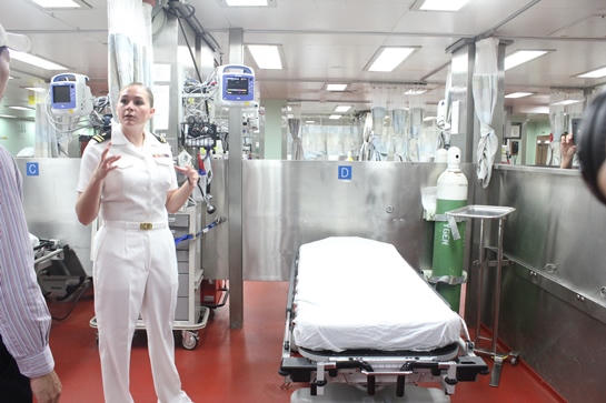 Gần 100 bệnh nhân được tàu Hải quân Mỹ điều trị