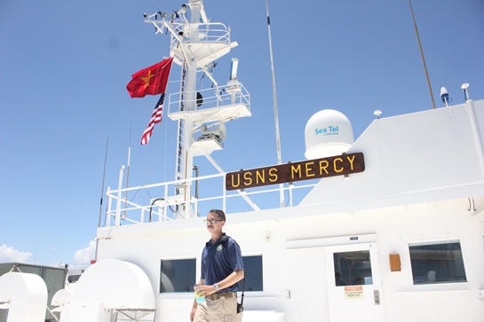 Gần 100 bệnh nhân được tàu Hải quân Mỹ điều trị