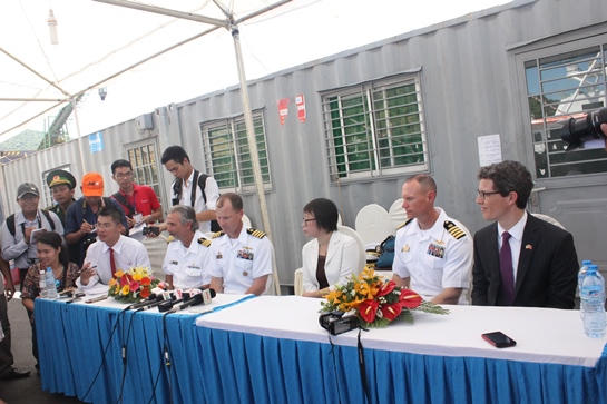 Gần 100 bệnh nhân được tàu Hải quân Mỹ điều trị