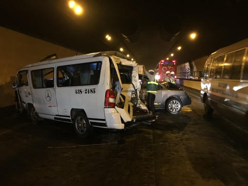 Đà Nẵng: Tai nạn tông xe liên hoàn trong hầm đường bộ Hải Vân