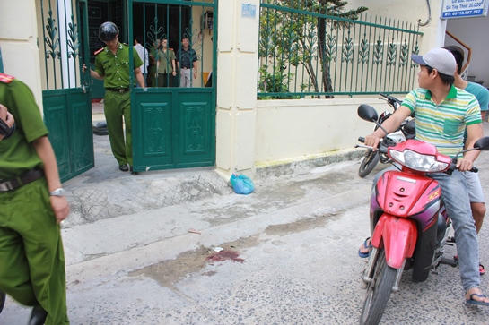 Đà Nẵng: Bị bắn trọng thương khi đưa con đi học