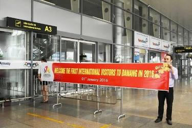 Ngày đầu năm, Đà Nẵng đón hàng trăm du khách quốc tế