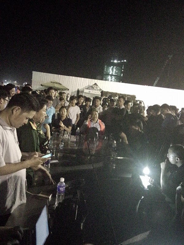 Live: Vụ lật tàu trên sông Hàn - còn 3 nạn nhân chưa được tìm thấy