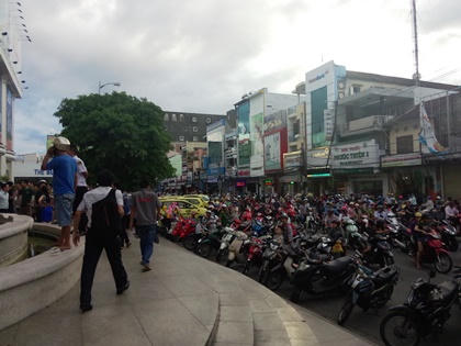 Hàng trăm tiểu thương phản ứng do tranh chấp giữa Big C Đà Nẵng và DMC