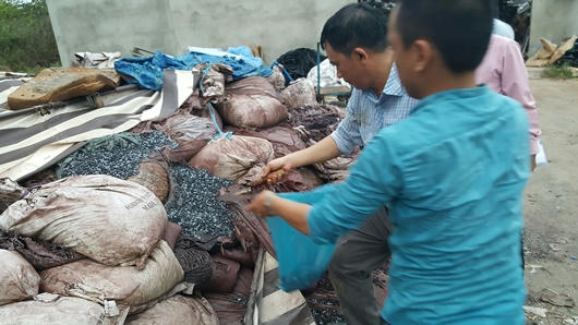 Vụ chôn lấp rác thải ở bãi rác Đà Nẵng: Phát hiện nhiều bao bì ghi chữ Fomosa