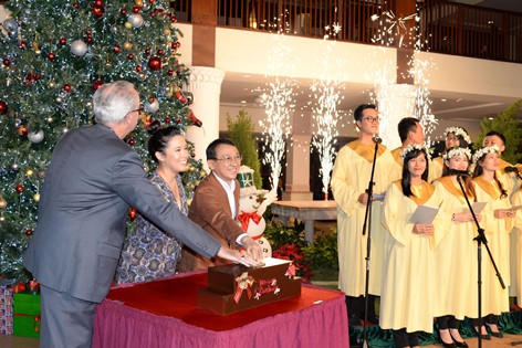 Lung linh lễ thắp sáng cây thông noel tại Furama Resort Đà Nẵng