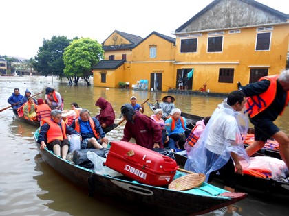 Miền Trung - Tây Nguyên chìm trong lũ
