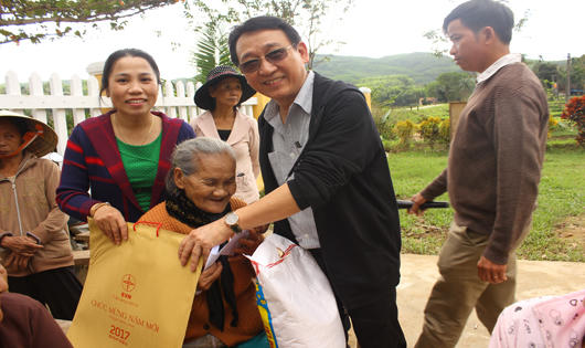 Cùng chung tay để bà con nghèo kịp đón Tết cổ truyền ấm no