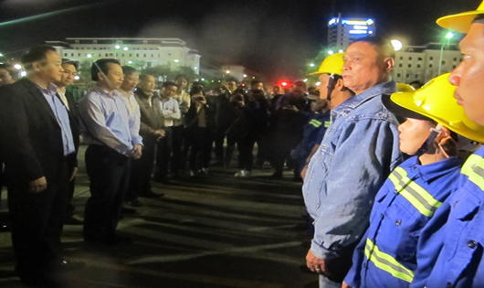 Bí thư Đà Nẵng thăm, chúc Tết lực lượng làm nhiệm vụ đêm giao thừa