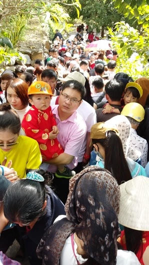 Chùa Linh Ứng (Đà Nẵng) hút khách ngày đầu năm