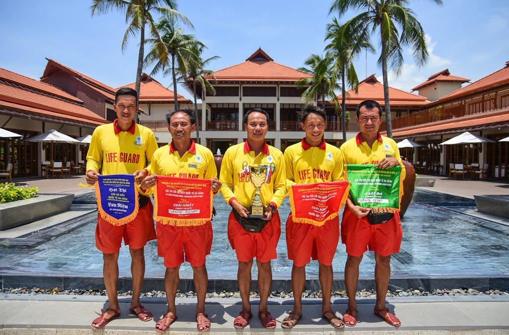 Furama đạt giải nhất toàn Đoàn Hội thi  cứu hộ biển  quốc tế 2017