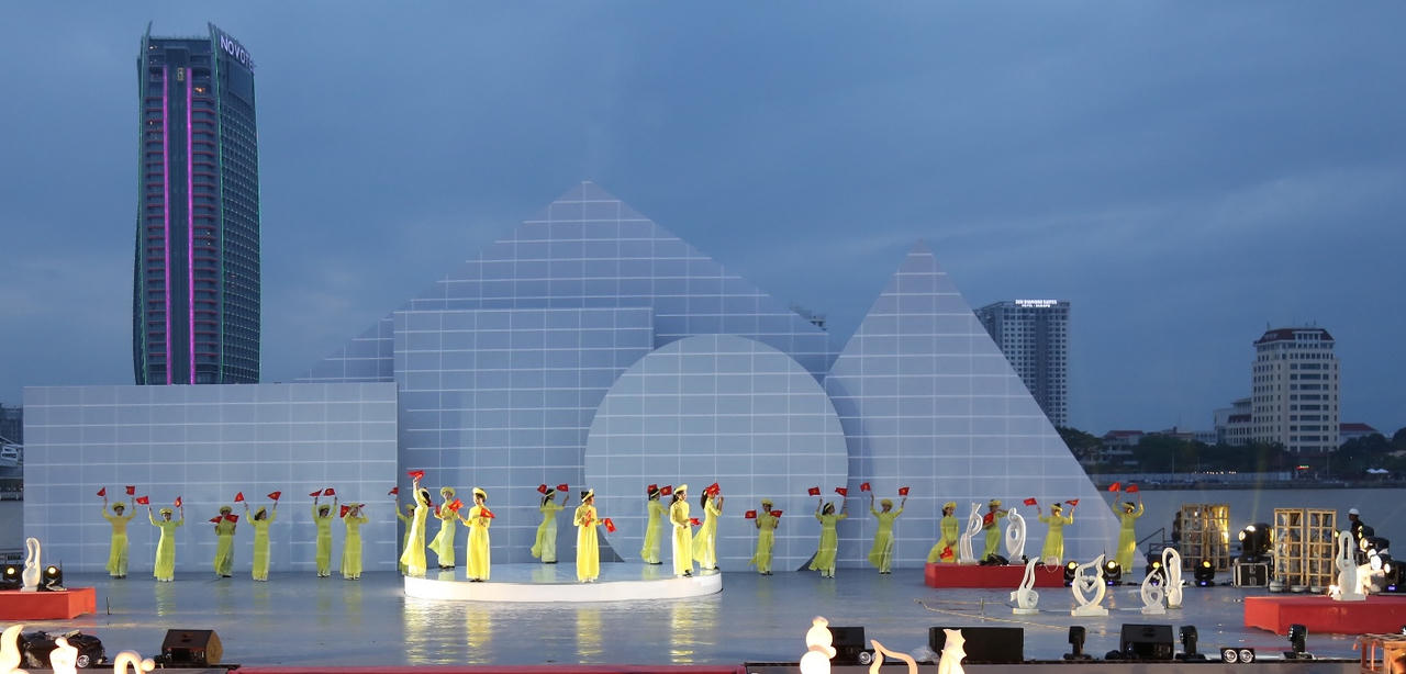 Hứa hẹn một đêm Thổ DIFF 2017 bùng nổ