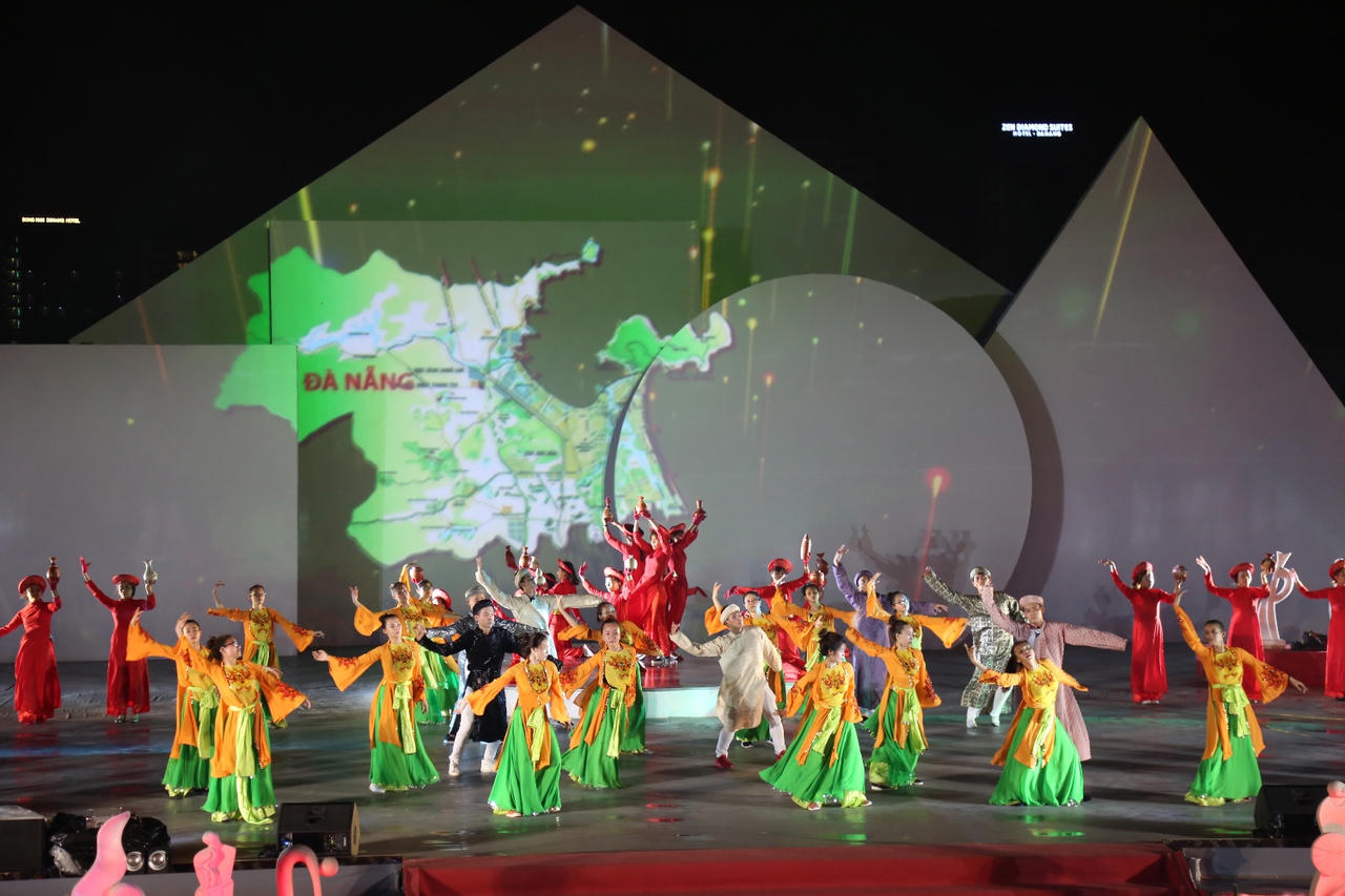 Hứa hẹn một đêm Thổ DIFF 2017 bùng nổ