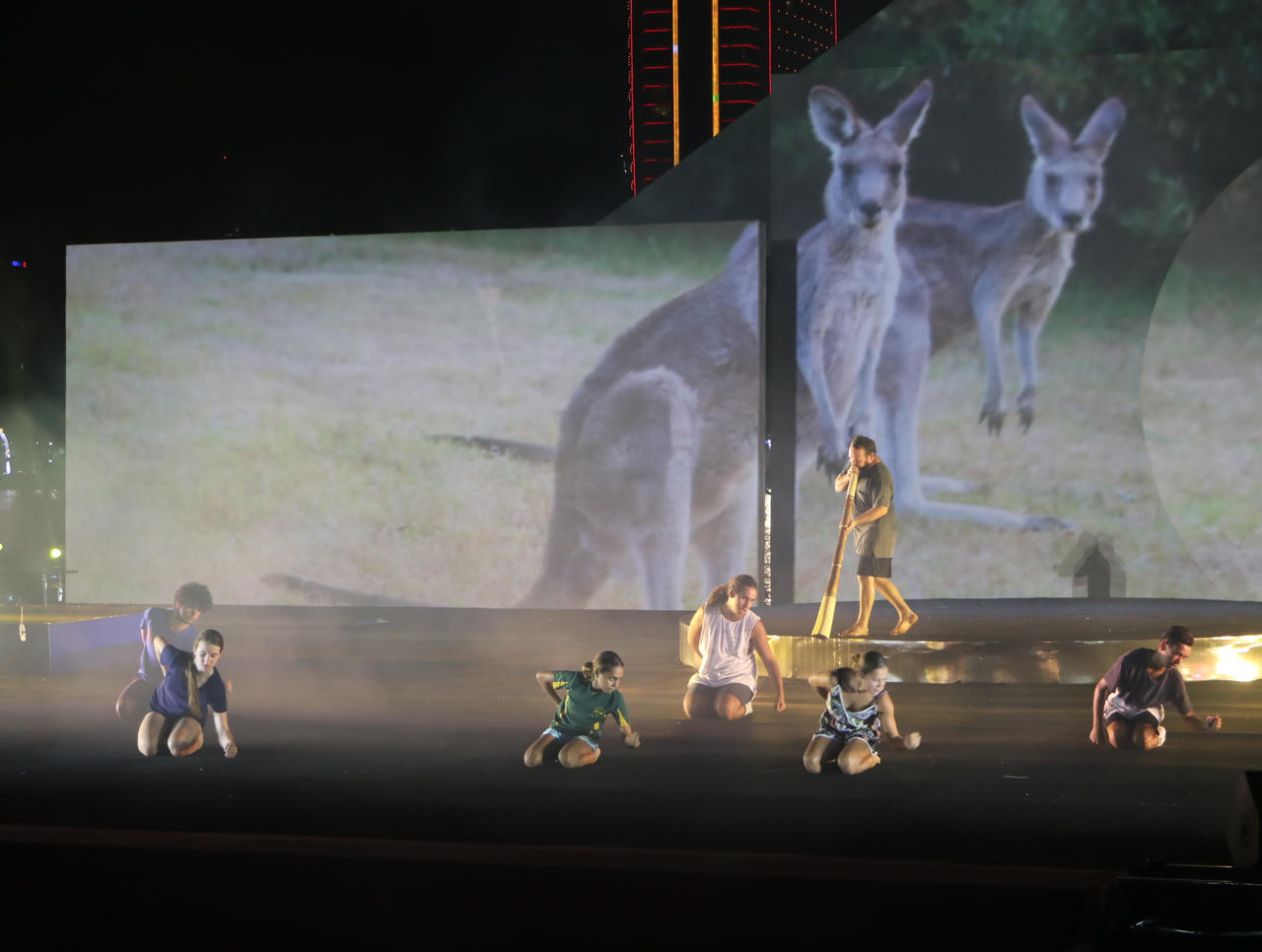 Lê Minh Sơn và Thanh Lam 'tái hợp' trong đêm 'Thủy'