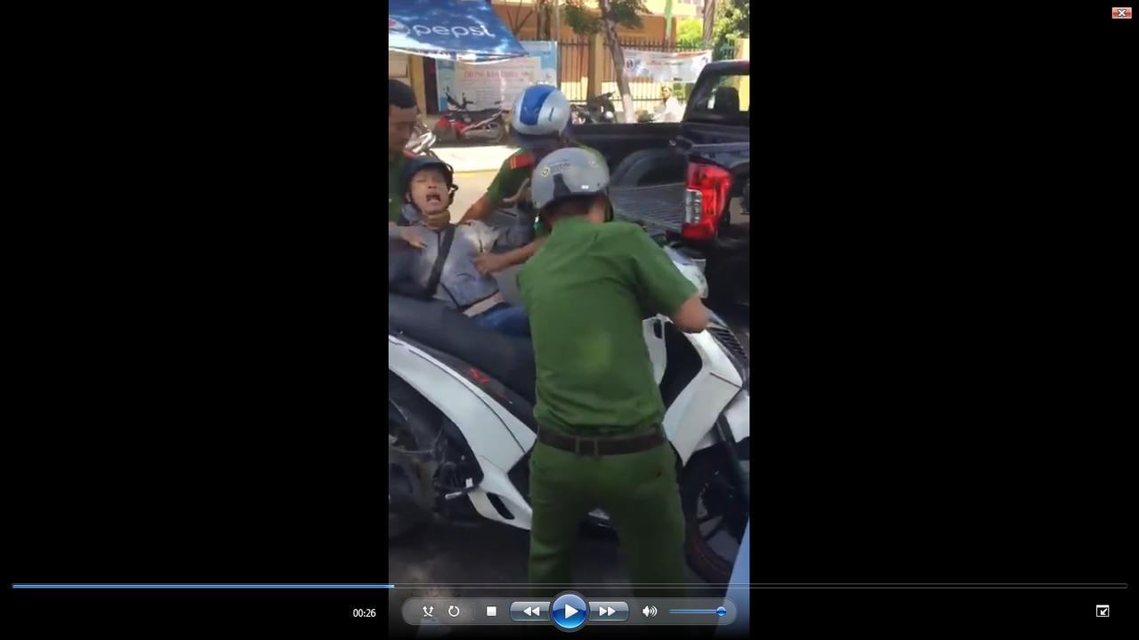 Sự thật sau clip Công an cưỡng chế người vi phạm giao thông tại Đà Nẵng