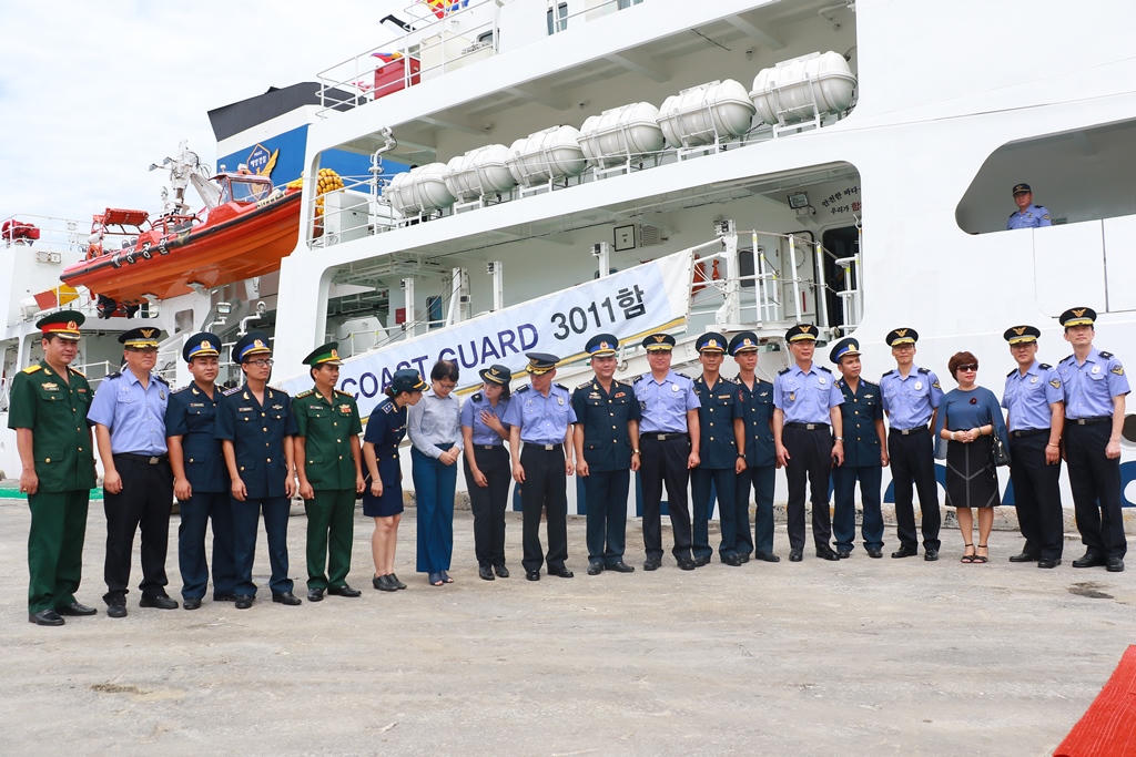 Tàu của lực lượng Bảo vệ bờ biển Hàn Quốc thăm hữu nghị Đà Nẵng