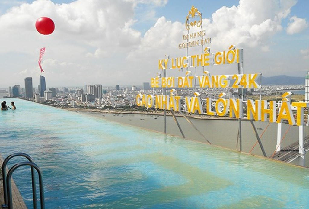 Đà Nẵng: Khách sạn 5 sao có bể bơi dát vàng lớn nhất thế giới đưa vào phục vụ Apec 2017