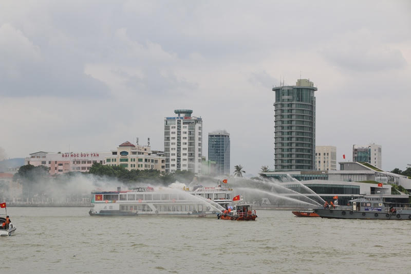 Đà Nẵng: Diễn tập xử lý các tình huống nhằm bảo vệ Tuần lễ Cấp cao APEC 2017