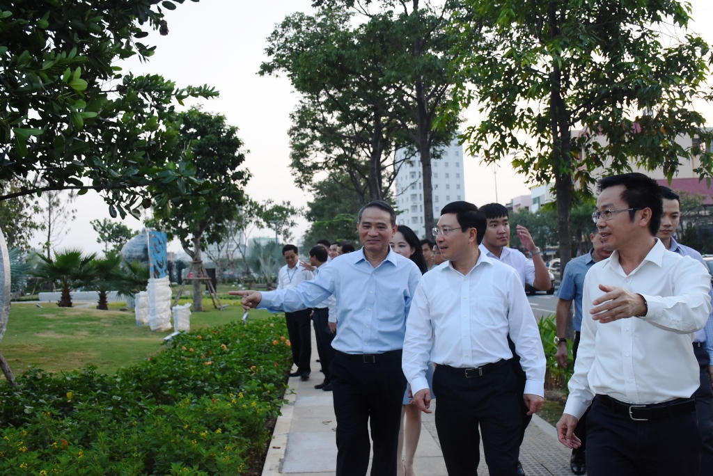 Bộ trưởng Bộ Ngoại giao dự khai trương Trung tâm Báo chí Quốc tế phục vụ APEC