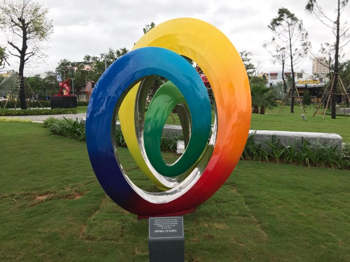 Chiêm ngưỡng các tác phẩm tượng của 21 nền kinh tế thành viên khu vực APEC 