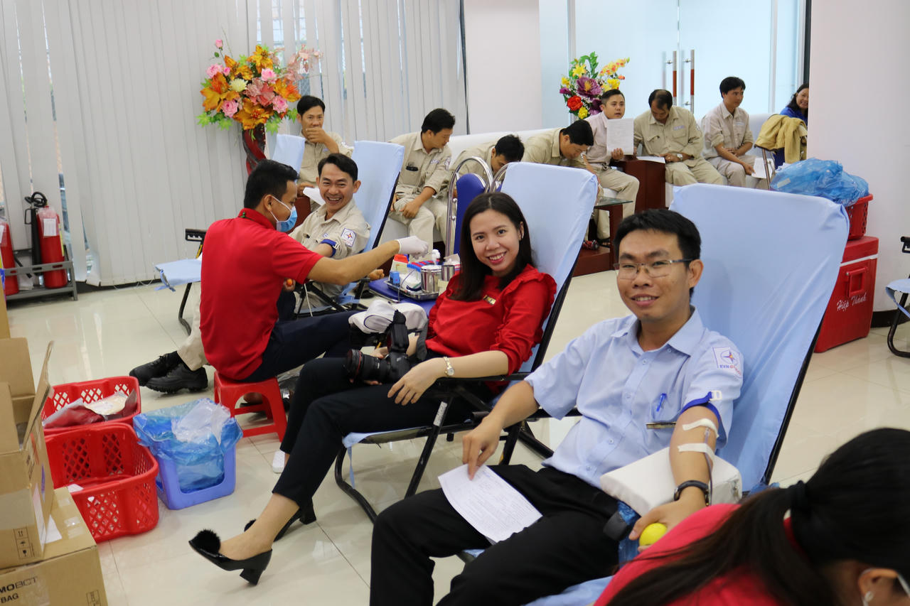 Genco2 EVN phát động tuần lễ hồng lần III