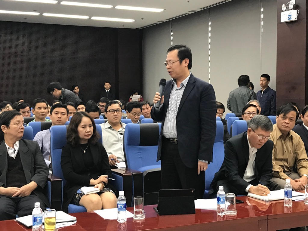 Chủ tịch Đà Nẵng giải đáp nhiều vấn đề 'nóng' trước báo giới