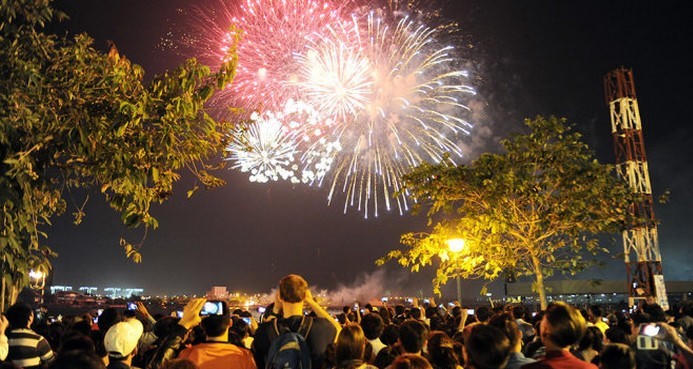 Lãnh đạo Đà Nẵng, thăm chúc Tết trước thềm Giao thừa và cùng người dân chào đón năm mới