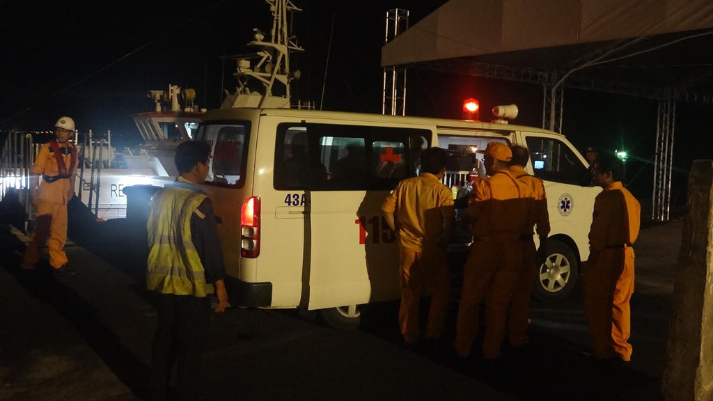 Cứu nạn thành công thuyền viên bị tai nạn lao động nguy kịch trên biển