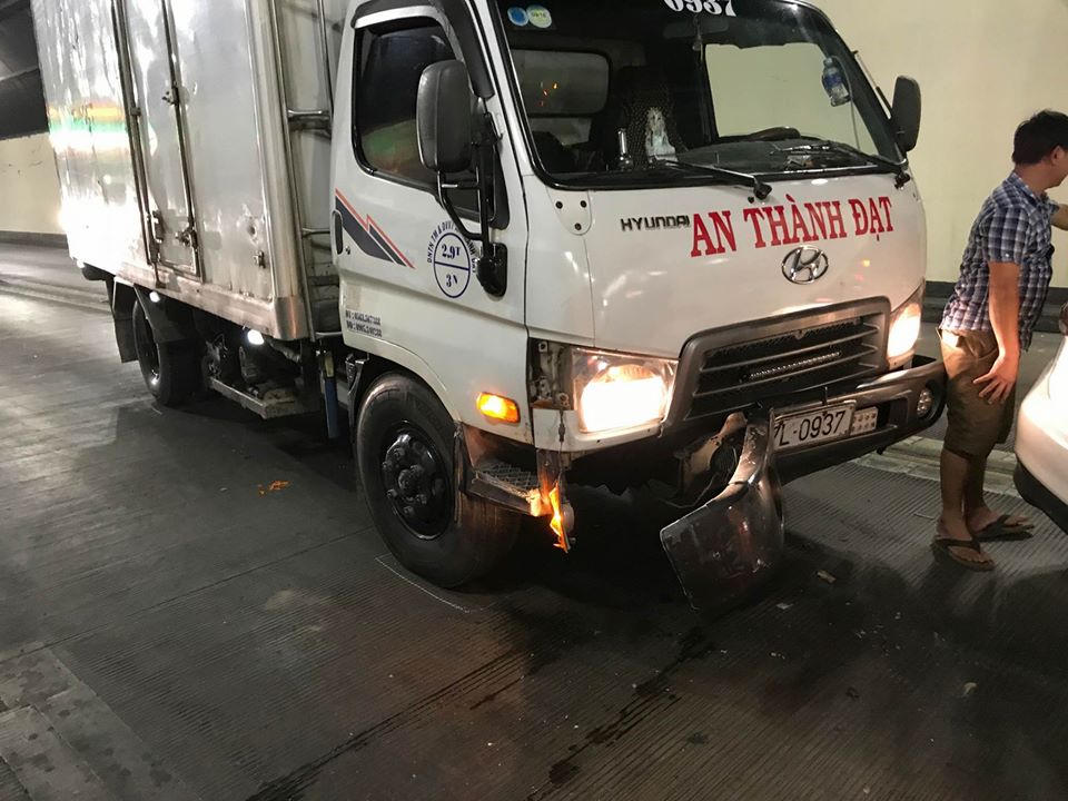 Tai nạn liên hoàn trong hầm Hải Vân, ùn tắc cục bộ