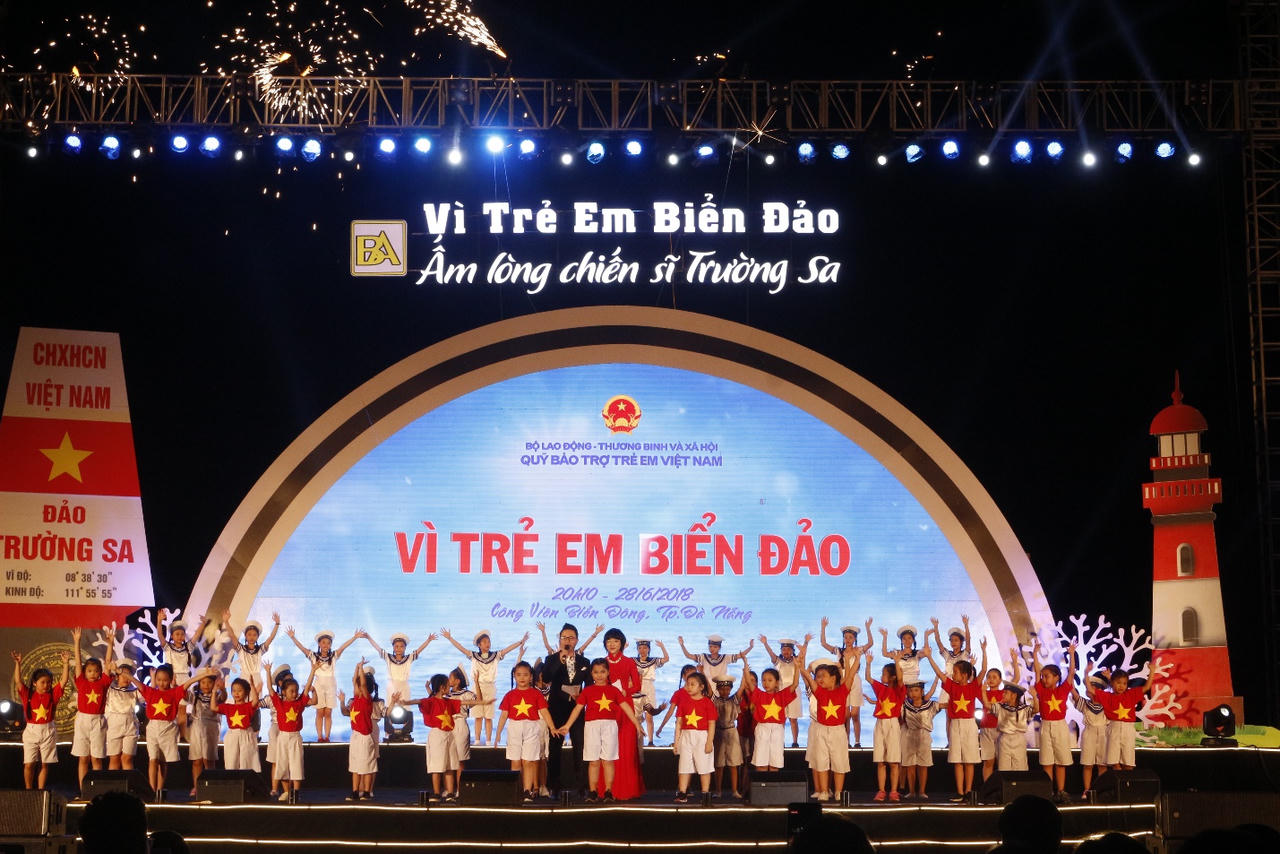 First real chung tay vì trẻ em Trường Sa