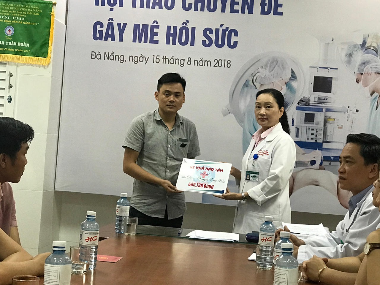 Trao gần 2,5 tỷ đồng cho nạn nhân vụ tai nạn xe rước dâu 