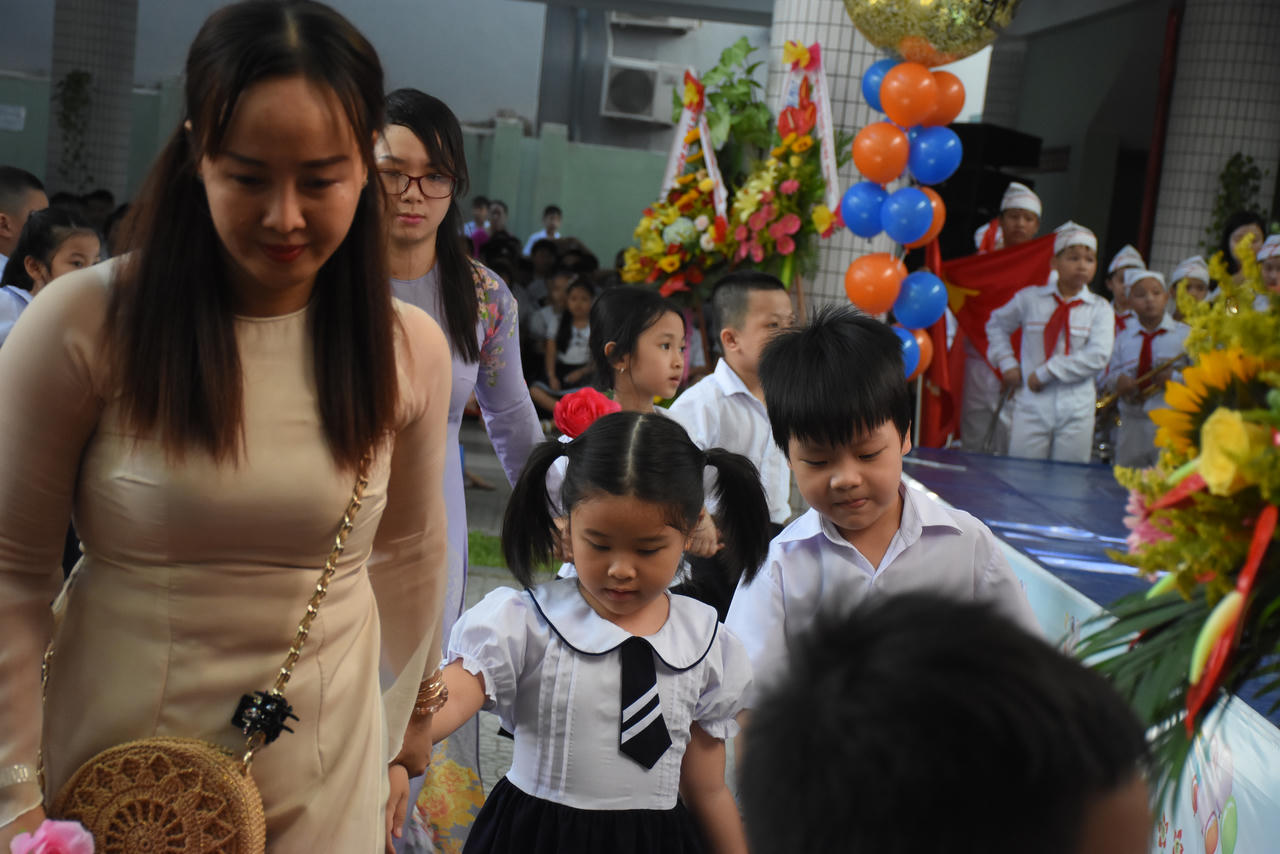  Tưng bừng ngày hội khai trường tại miền Trung