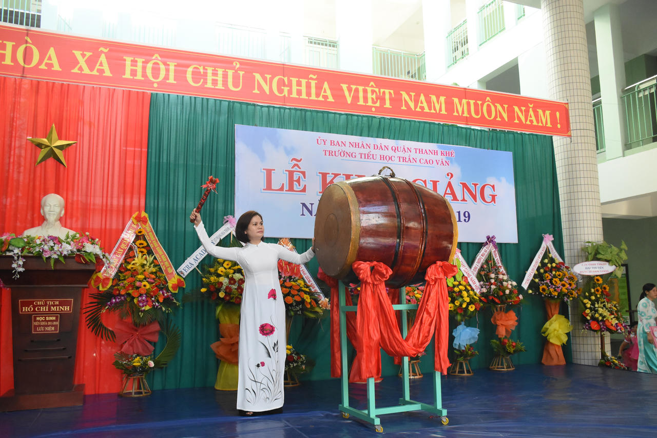  Tưng bừng ngày hội khai trường tại miền Trung