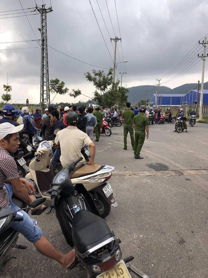 Đà Nẵng: Người dân tiếp tục vây nhà máy thép không cho hoạt động