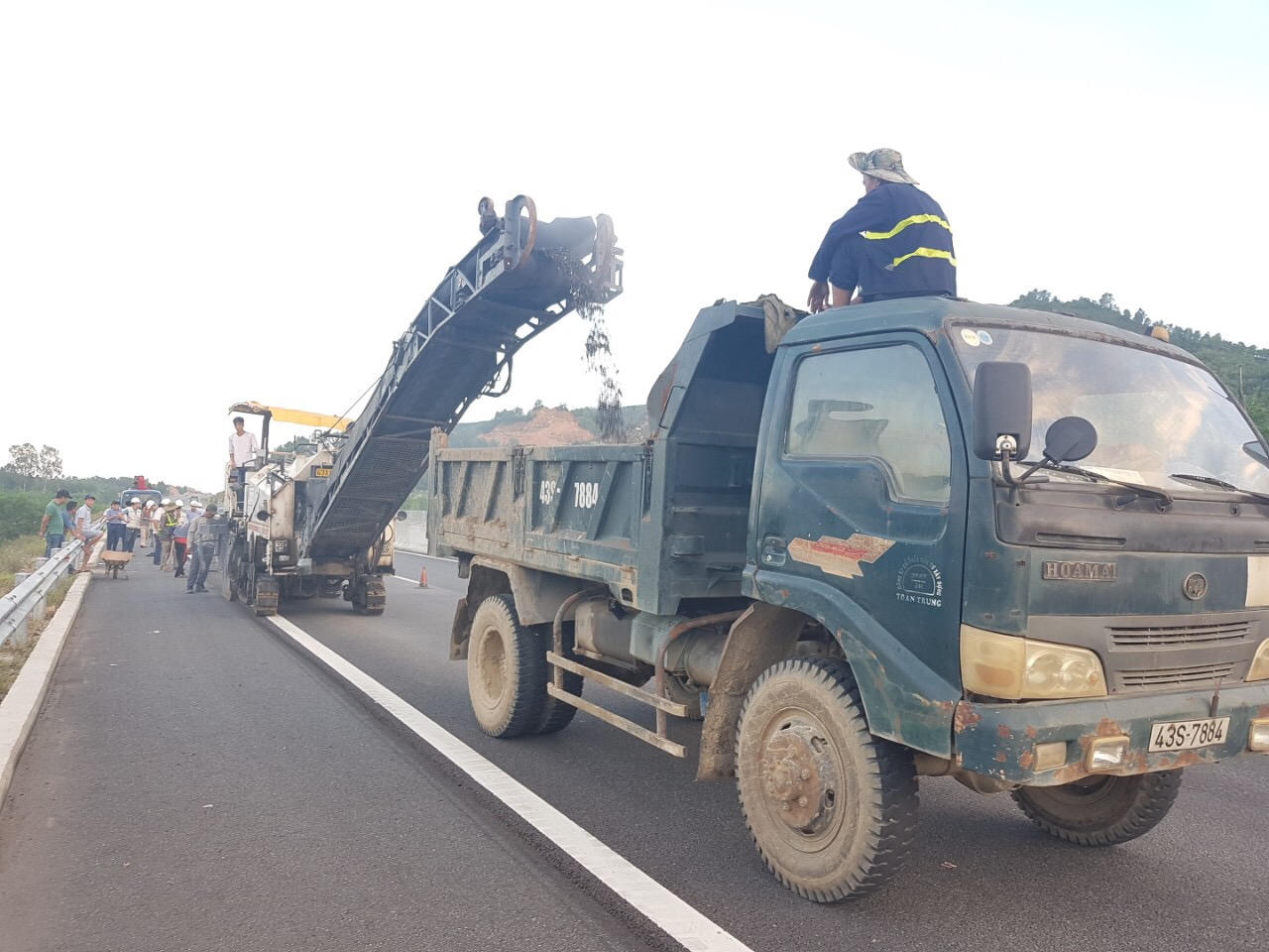 Bộ trưởng Bộ Giao thông Vận tải yêu cầu 'trảm' nhà thầu thi công ẩu trên cao tốc Đà Nẵng- Quảng Ngãi