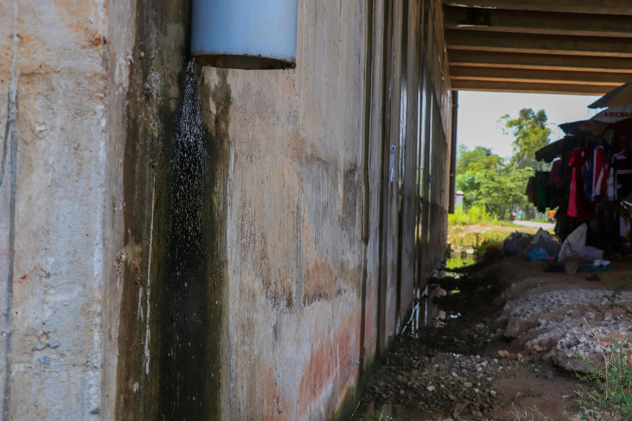 Lại thêm cầu chui cao tốc nghìn tỷ Đà Nẵng- Quảng Ngãi bị thấm nước