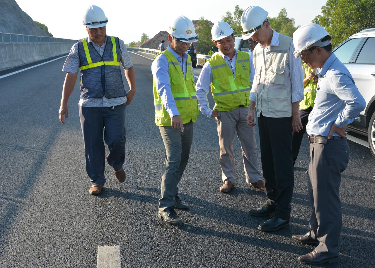Cao tốc Đà Nẵng - Quảng Ngãi thu phí trở lại từ 0h ngày 27/10