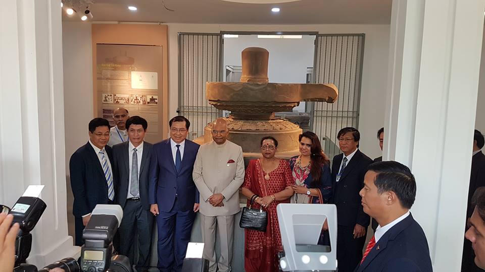 Hình ảnh Tổng thống Ấn Độ và Phu nhân thăm Bảo tàng Điêu khắc Chăm và Thánh địa Mỹ Sơn 