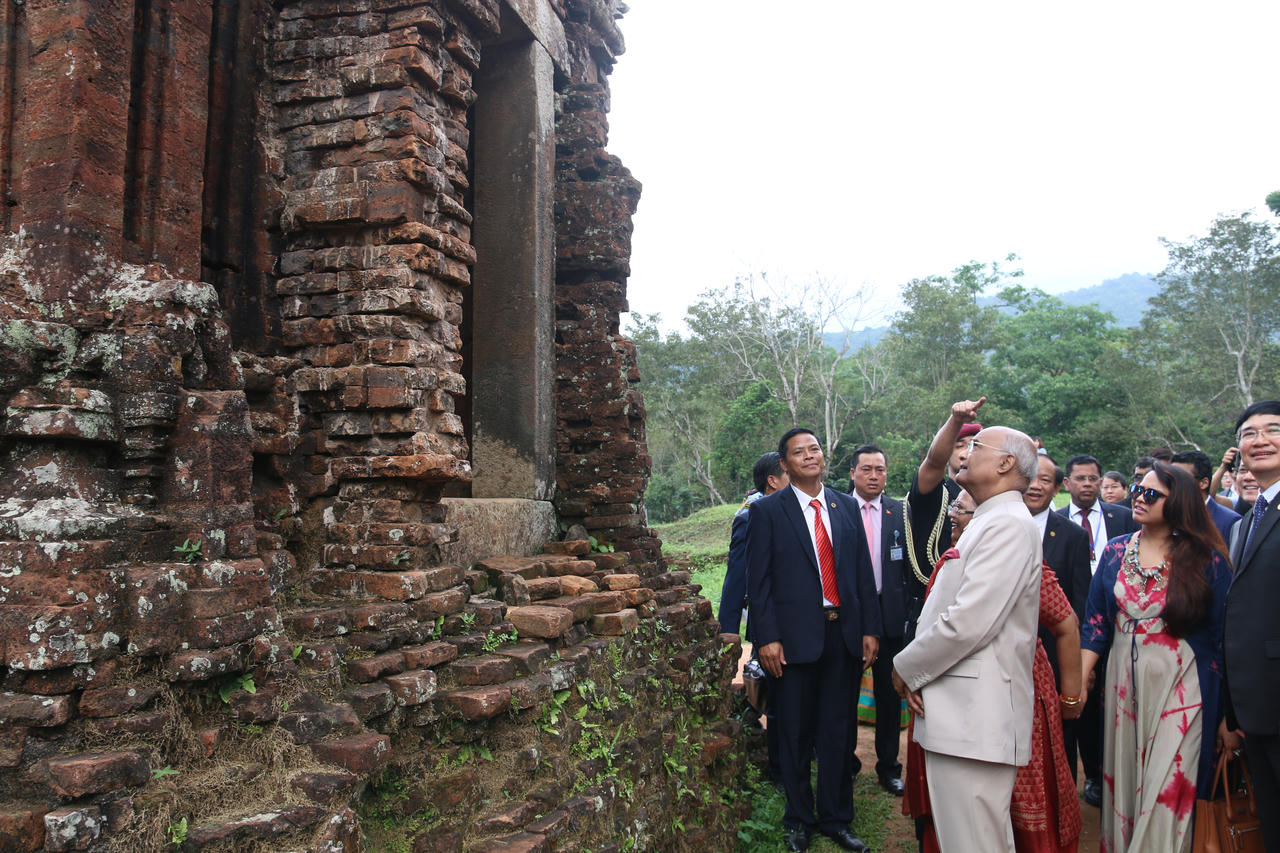 Hình ảnh Tổng thống Ấn Độ và Phu nhân thăm Bảo tàng Điêu khắc Chăm và Thánh địa Mỹ Sơn 